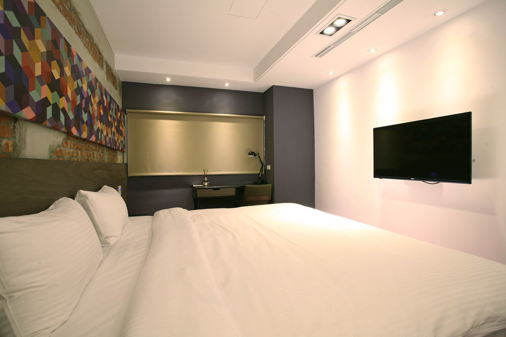 P&F Hotel Taichung Exterior foto